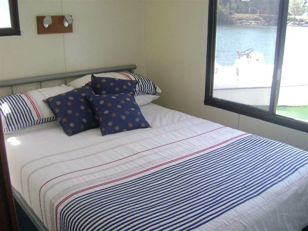 Boyds Bay Houseboat Holidays Tweed Heads