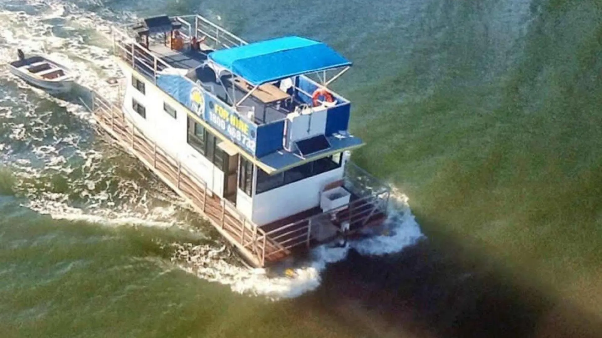 Boyds Bay Houseboat Holidays Tweed Heads Australia